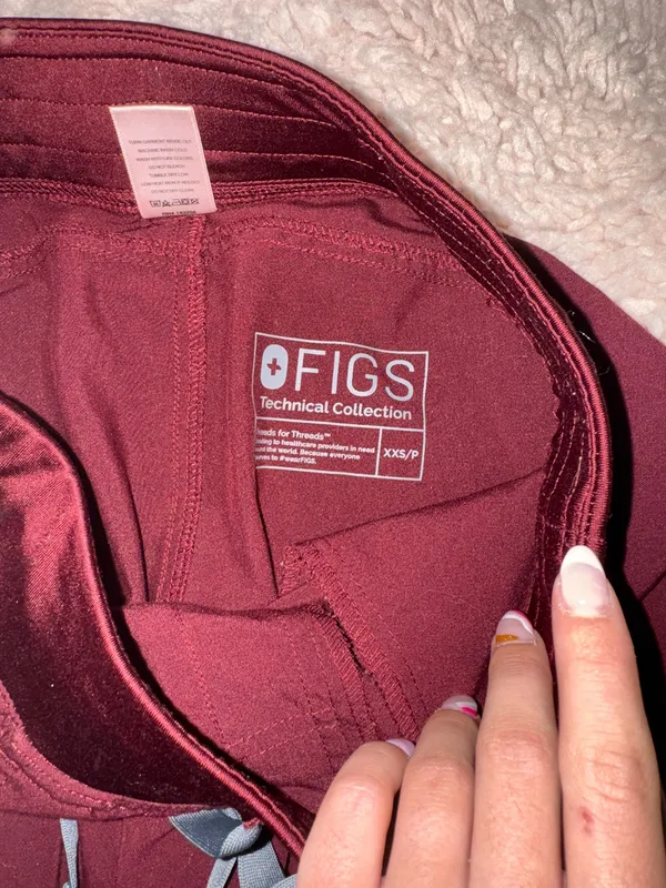 FIGS Scrubs Set - Image 5
