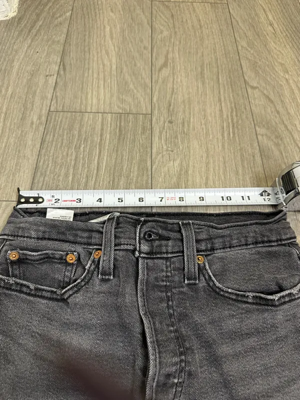 Levi’s Wedgie Straight Charcoal Distressed Jeans Size 27 - Image 7