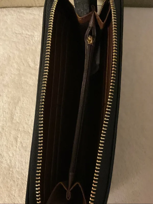 Zip-Around Black Wristlet Card Holder with Detachable Strap - Image 3
