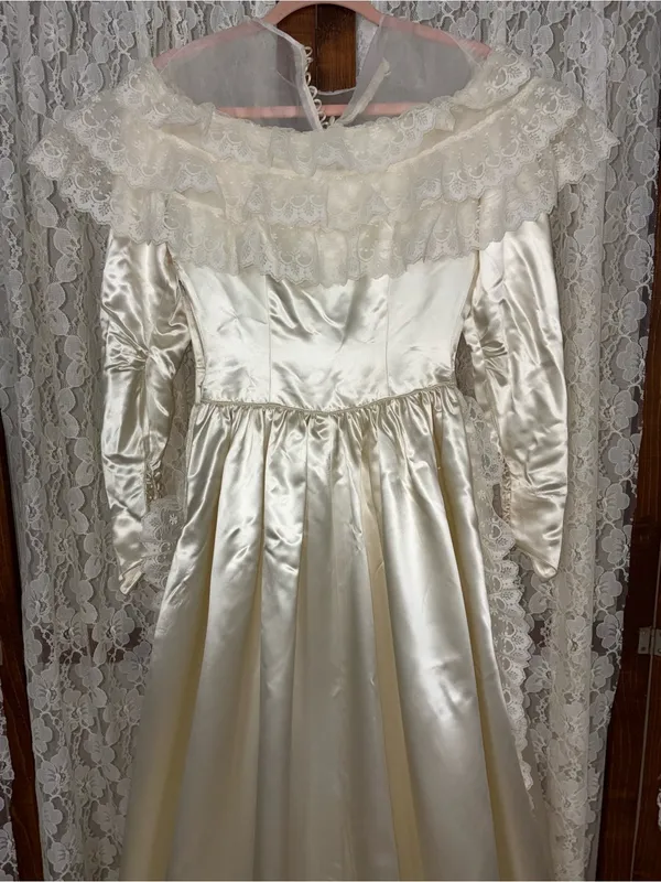 Spectacular Vintage 1940s Liquid Satin Wedding Gown - Image 5
