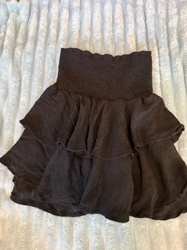 SHEIN XS black skirt high wasted - Image 2