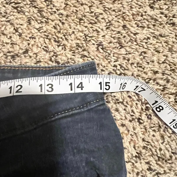 Levi's Classic Mid Rise Skinny Jeans Dark Wash Denim‎ Women's Size 10 - Image 3