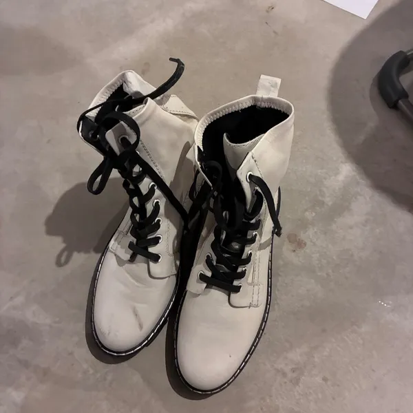 Rag & Bone Shiloh White Leather Combat Boots Black Laces Lug‎ Sole Womens 38 - Image 3