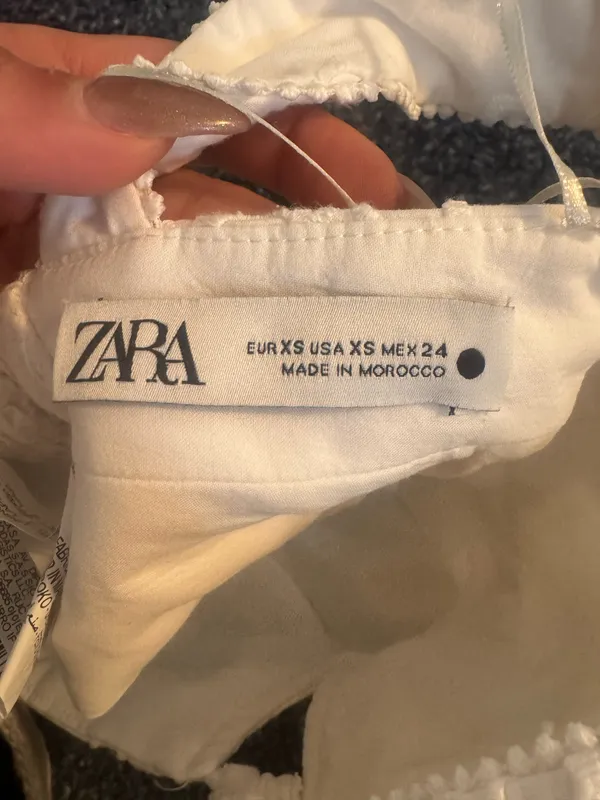 White ZARA embroidered cropped halter top - Image 5