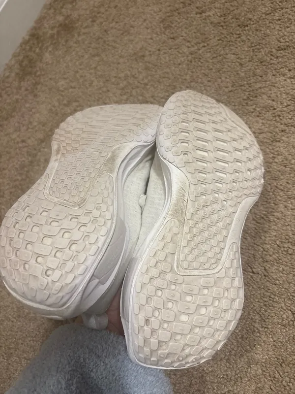 White Nike sneakers  - Image 3
