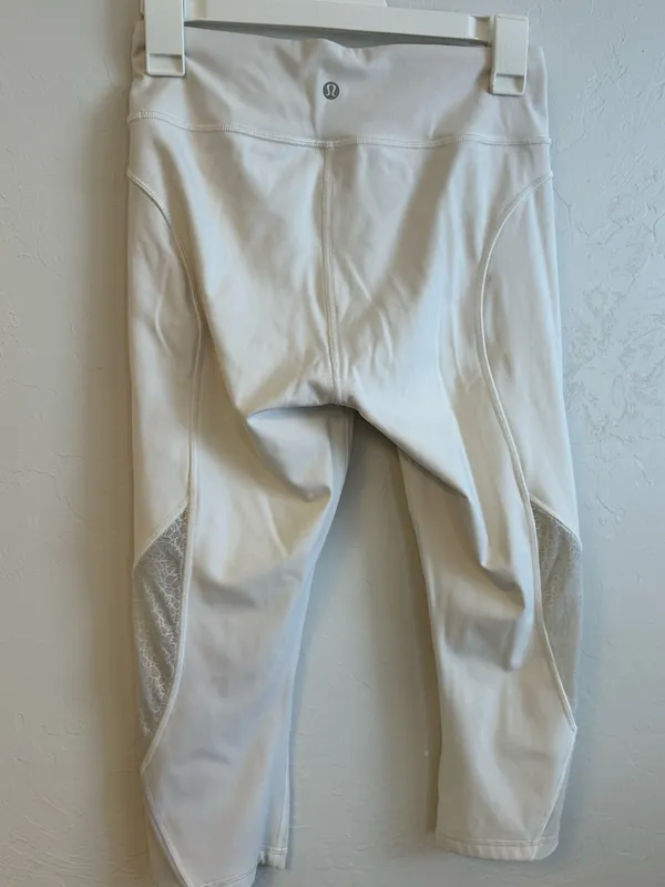 lululemon athletica White short Capri Leggings with Mesh Panels - Image 3