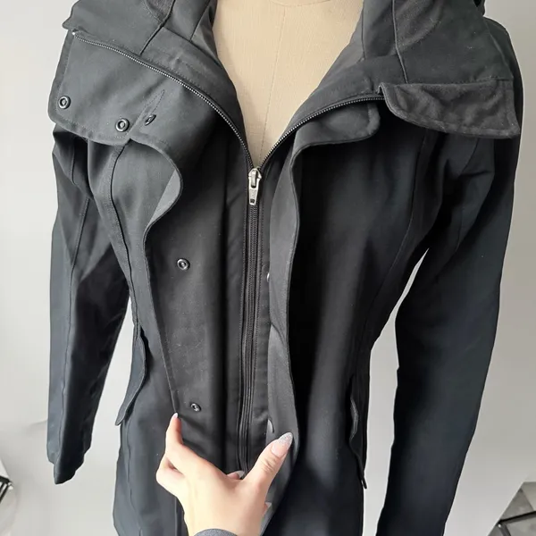 Patagonia Black Hooded Jacket Women’s Small Full Zip Coat - Image 10