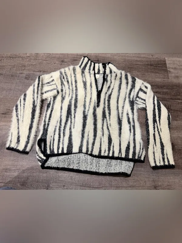 ANTHROPOLOGIE Cindy Eyelash Half Zip Pullover in Zebra - Image 3