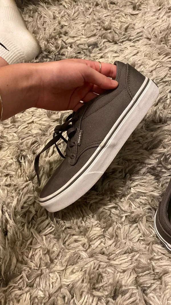 Gray Size 6 - Image 2