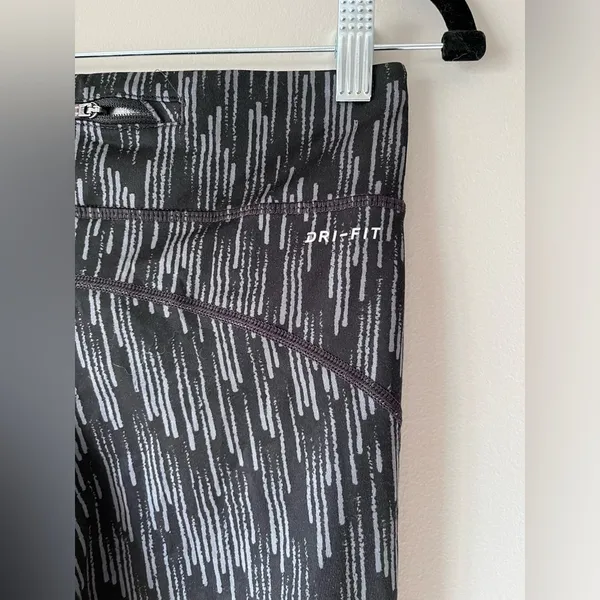 NIKE DRI-FIT Leggings. Women’s Size Small. Mesh & Unique Design. 28”. Like New! - Image 5