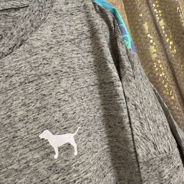 PINK Victorias Secret Heather Gray Cropped Tropical Logo Long Sleeve‎ Top Large - Image 4