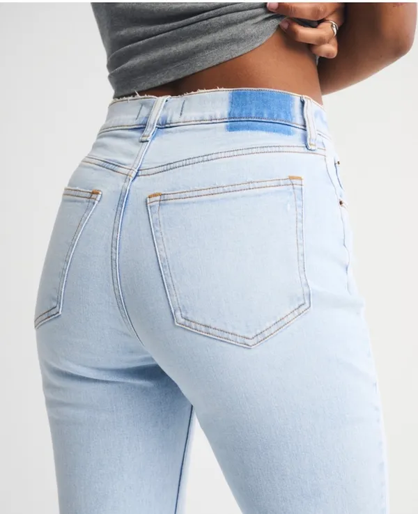 Curve Love Ultra High-Rise Straight Abercrombie - Image 3