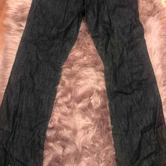 KUT from the Kloth dark blue flare jeans - Image 6