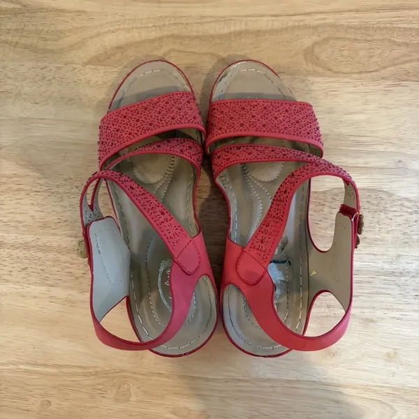 Atalina Red Mid Wedge strap Comfort Sandals Flower Womens Size 9‎ Shoe - Image 7