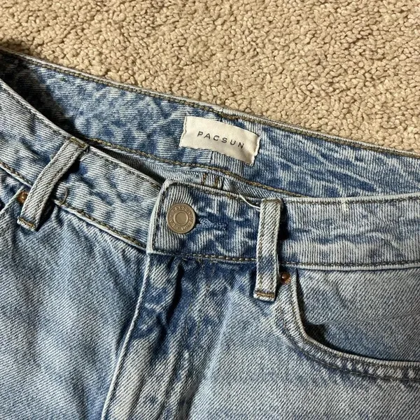 PacSun Mom Jeans Light Wash‎ Distressed High Waisted Denim Blue Size 26 - Image 3