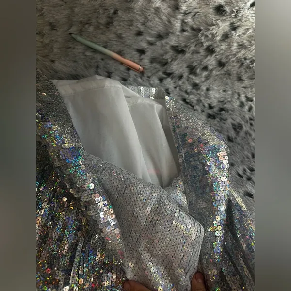 74. Main Strip Sequin oversized small Jersey - Image 4