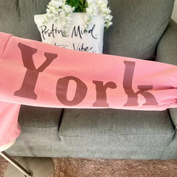 NYC Brooklyn Pink Graphic Sweatshirt Size undefined - Image 4