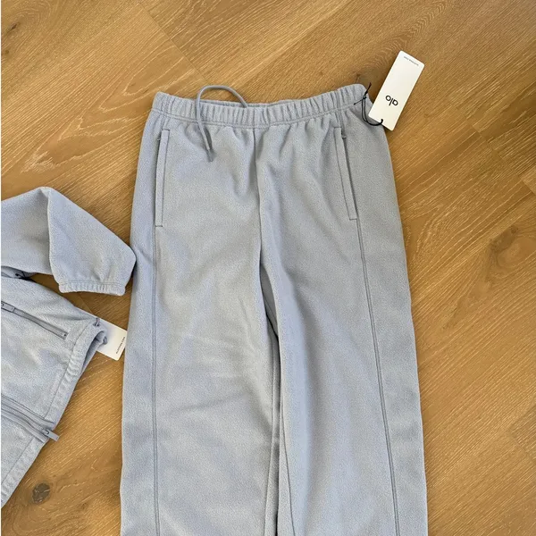 Alo Yoga Polar Fleece Retreat Cropped jacket & Joggers Size XS Winter Frost Blue - Image 3