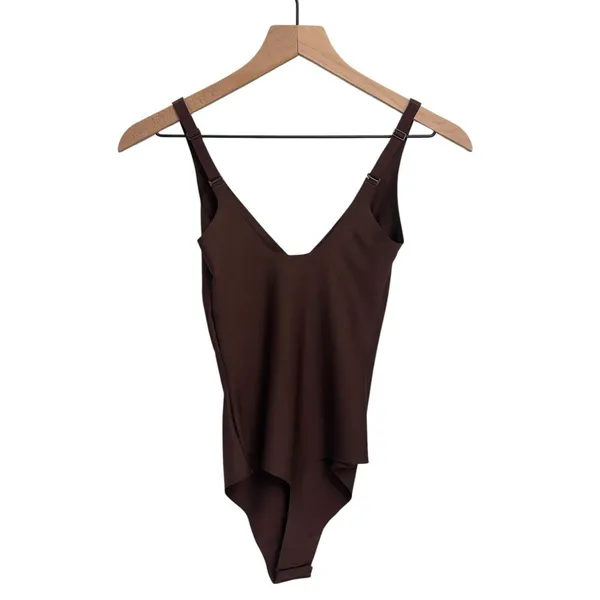 Skims Body Plunge unlined Bodysuit medium Cocoa New with tags - Image 5
