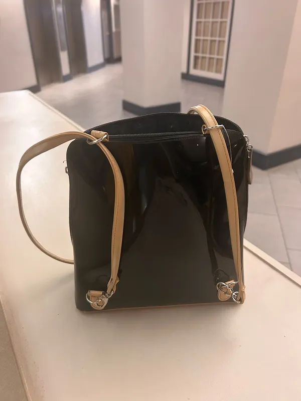 Purse/backpack Beijo London Paris New York convertible vinyl-Beauty! - Image 5