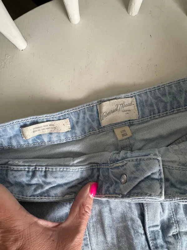 Universal Threads Jean Shorts - Image 3