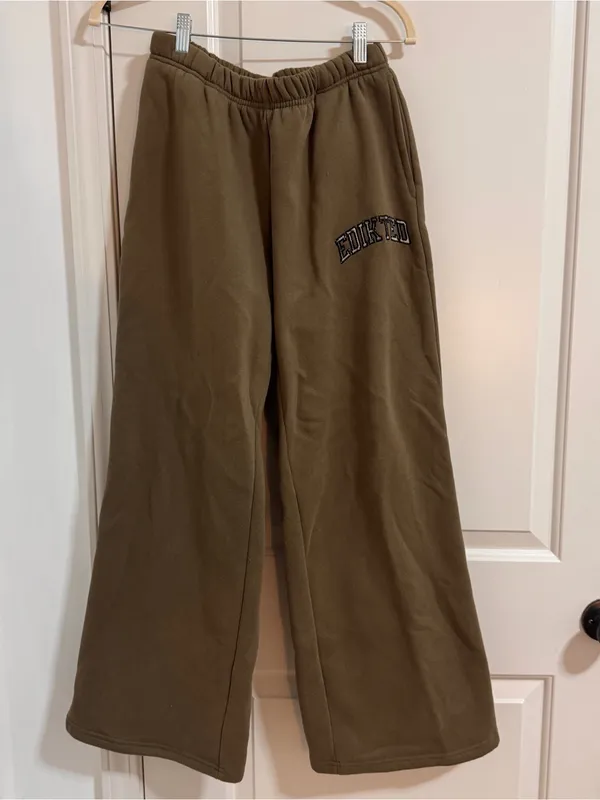 Edikted Olive Green Hoodie and Sweatpants Set - Image 4