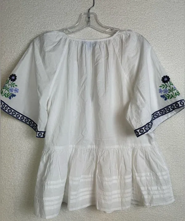 Draper James Short Sleeve Embroidered Top Size M - Image 6