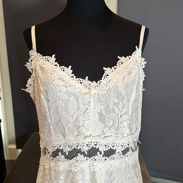 White Floral Lace Mermaid BodyCon Party Dress Sheer RuffleHem Size USXL (tag3XL) - Image 3