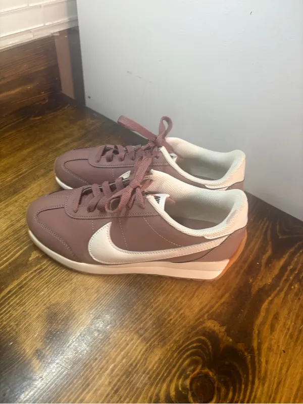 Nike mauve pink sneakers size 7 - Image 2