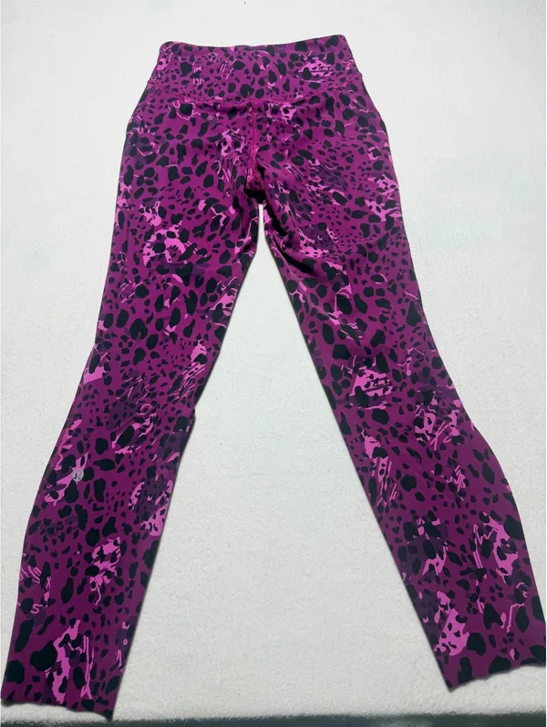 Lululemon Purple Leopard Print Leggings Size 4 - Image 5