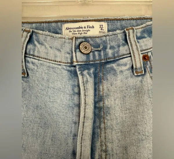 Abercrombie and Fitch Ultra High Rise 90s Straight Jean - Image 5