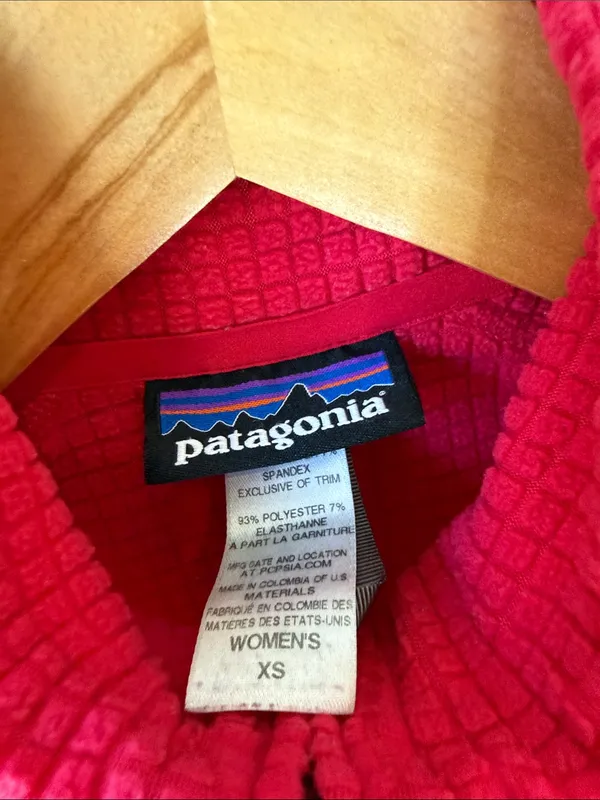 Patagonia R1 Jacket Berry Full Zip Power Grid
Jacket - Image 4