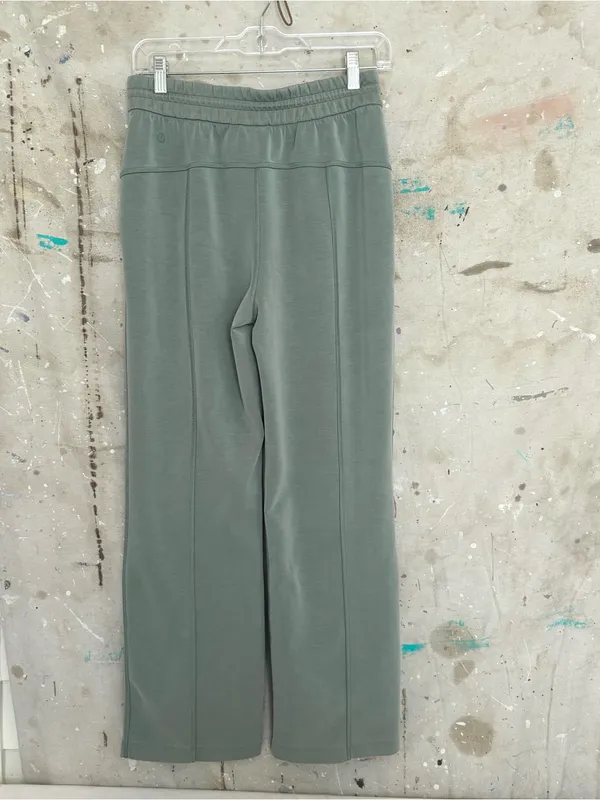 Lululemon Softstreme High-Rise Pant Short, Grey Eucalyptus - Image 4