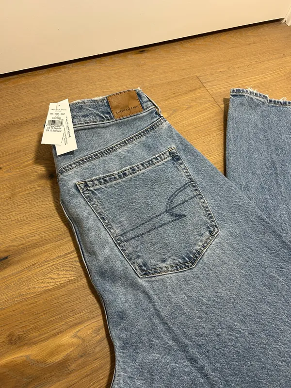 American Eagle Size 12 baggy mom jeans super high rise - Image 4