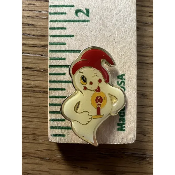 Casper Enamel Pin Friendly Ghost Christmas Night Cap‎ Holding Candle Gold Tone - Image 3