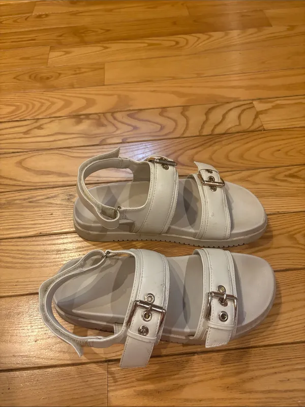 Madden Girl Size 6.5 Bone-White Double Buckle Sandals - Image 3