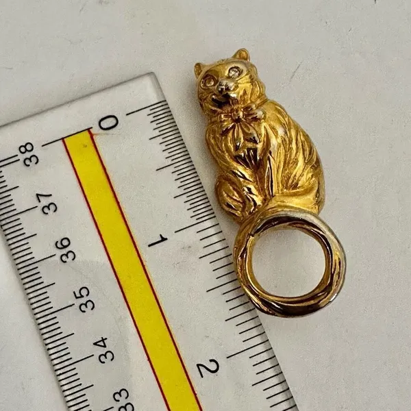 Vintage gold tone Avon cat pin brooch - Image 7