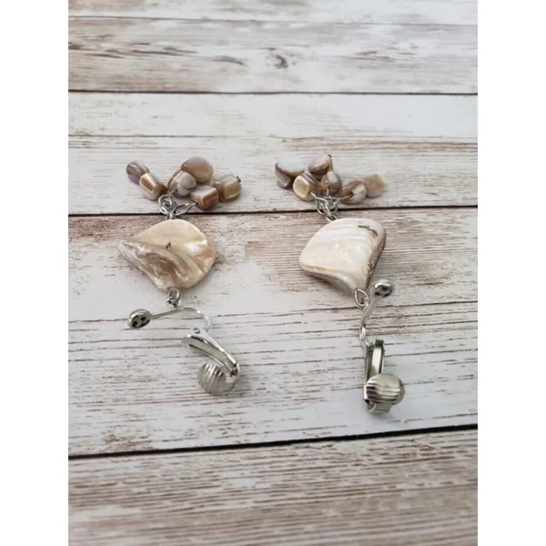 Vintage Clip On Earrings - Image 5