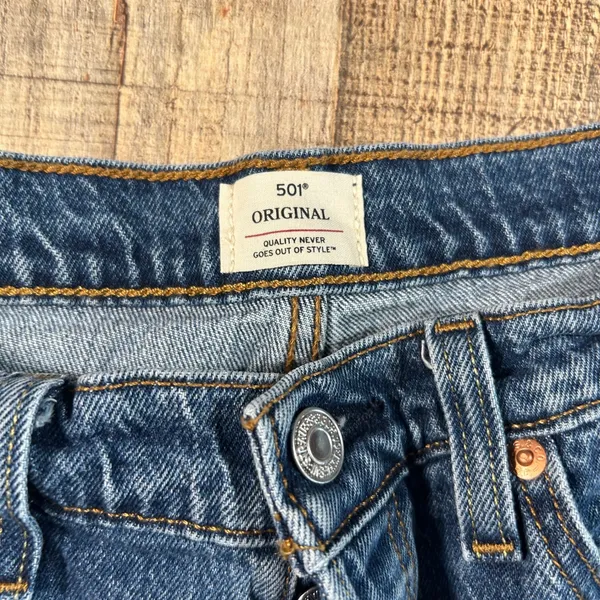 Levi's 501 Original Jeans Women's 31x30 Worn In Straight Button Fly Denim Pants - Image 6