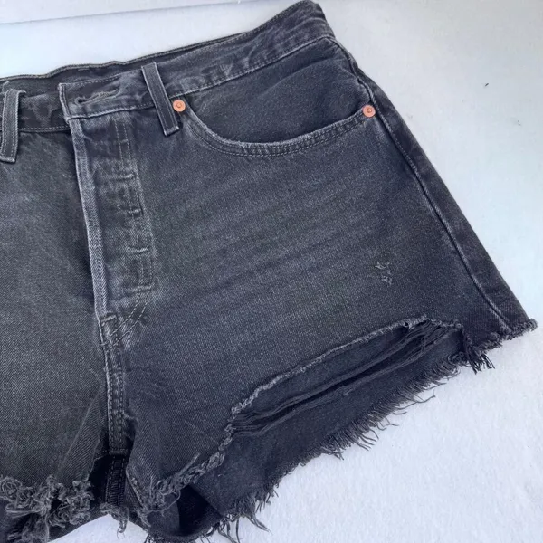 Levi’s Black High Rise Distressed 5 pockets raw hem Denim Shorts W31 - Image 3
