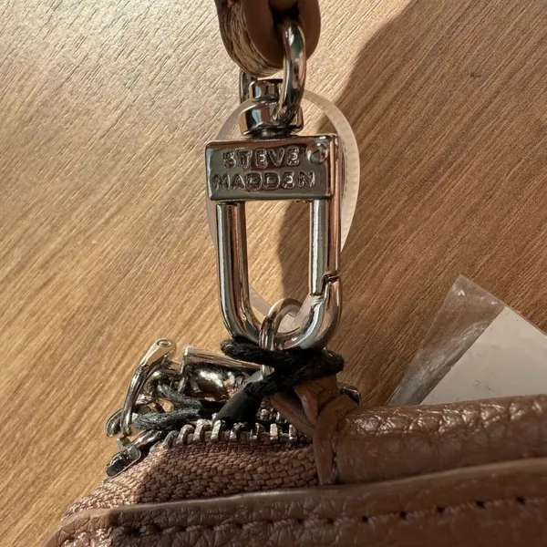 Steve Madden‎ Bpipper Chestnut Brown Pebbled Zip Card Case Wristlet Wallet NWT - Image 5