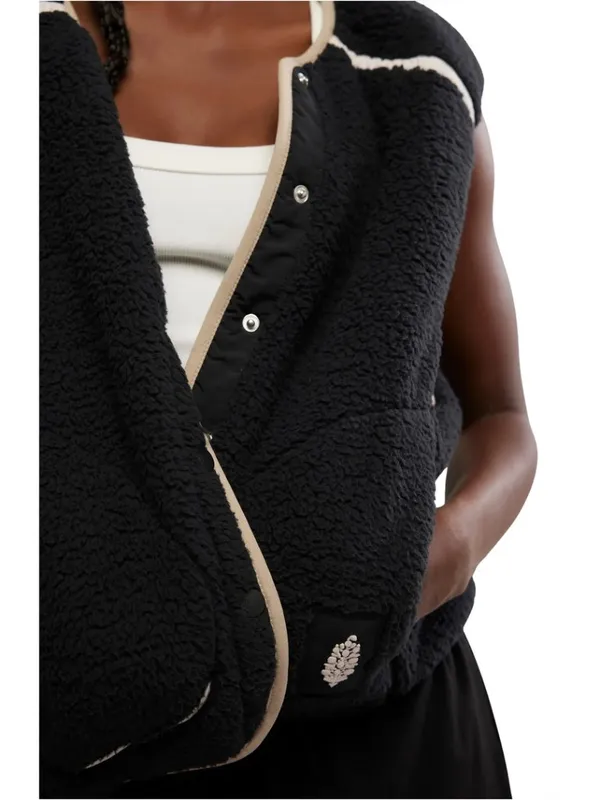 FREE PEOPLE Movement Keep It Cozy Fleece Vest in Black Size Medium - Image 9