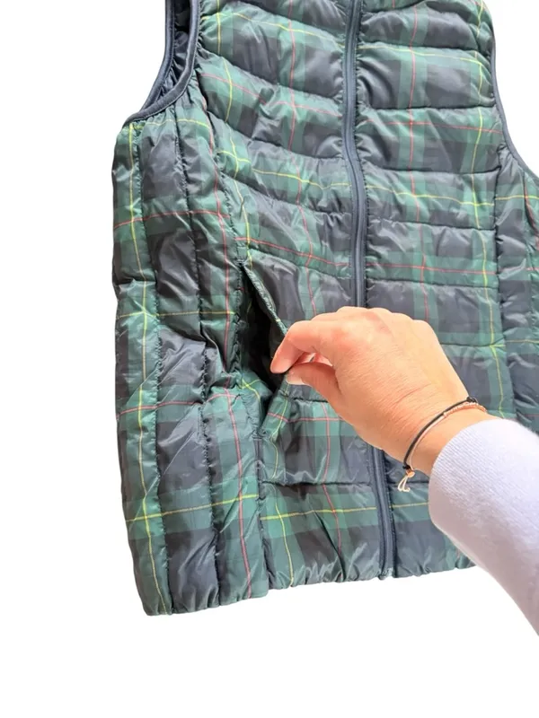 UNIQLO Ultra Light Down Puffer Vest Navy Blue Green Plaid Womens Small - Image 5