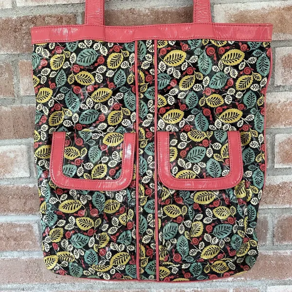 Vera Bradley Frill Teen Idol Tote Bag Happy Snails - Image 2