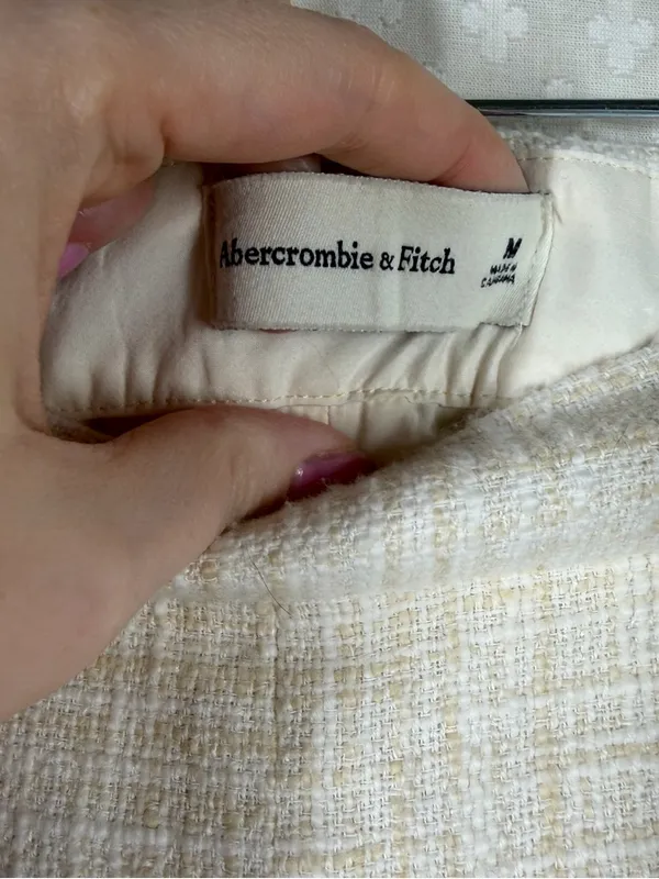Abercrombie & Fitch Cream Knit‎ High Rise Trouser Shorts - Image 4