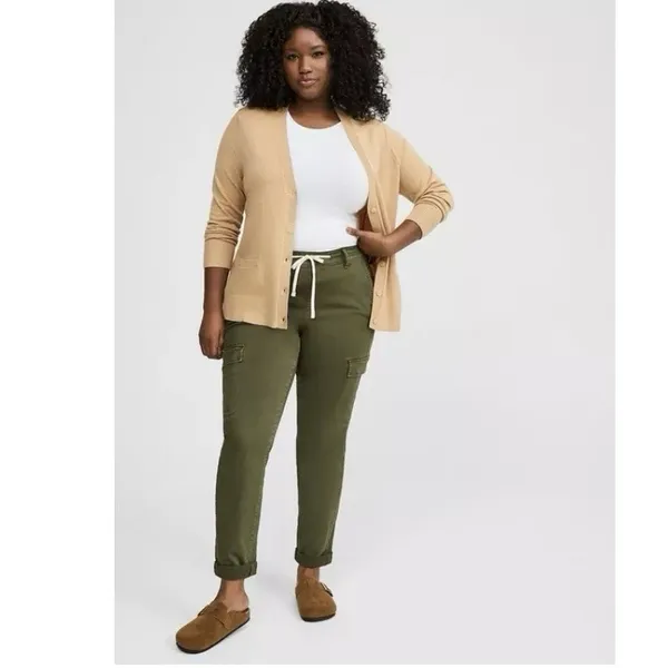 Torrid Neutral Beige V Neck‎ Pocket Button Cardigan Sweater Size 3X - Image 2