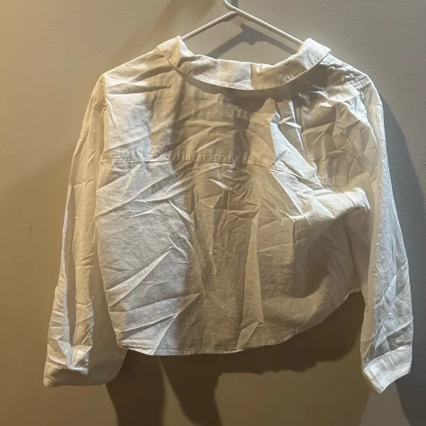 Anthropologie White Cropped Button-Down Shirt - Image 4