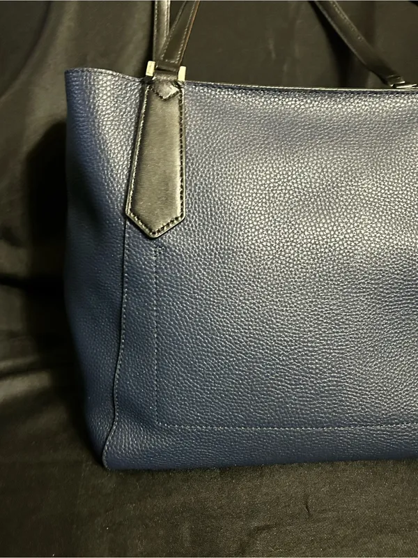 Michael Kors Navy and Black Pebbled Leather Tote - Image 7