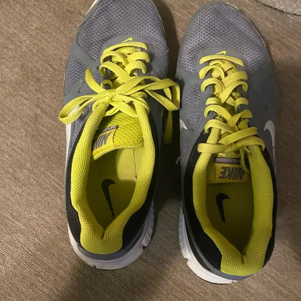 Nike women's Revolution Grey/Yellow Running Shoes. 9 - Image 8