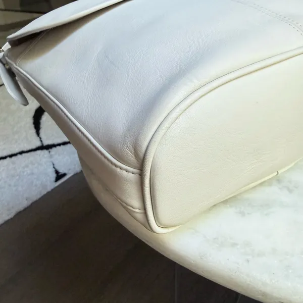 Vintage Unbranded Cream/White Leather Flap Crossbody Bag-Excellent Interior - Image 10
